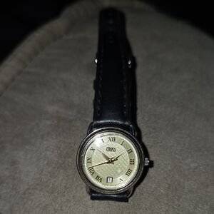 Swiss MADE Cross  Women's Watch White sunburst-engraved Gold Dial